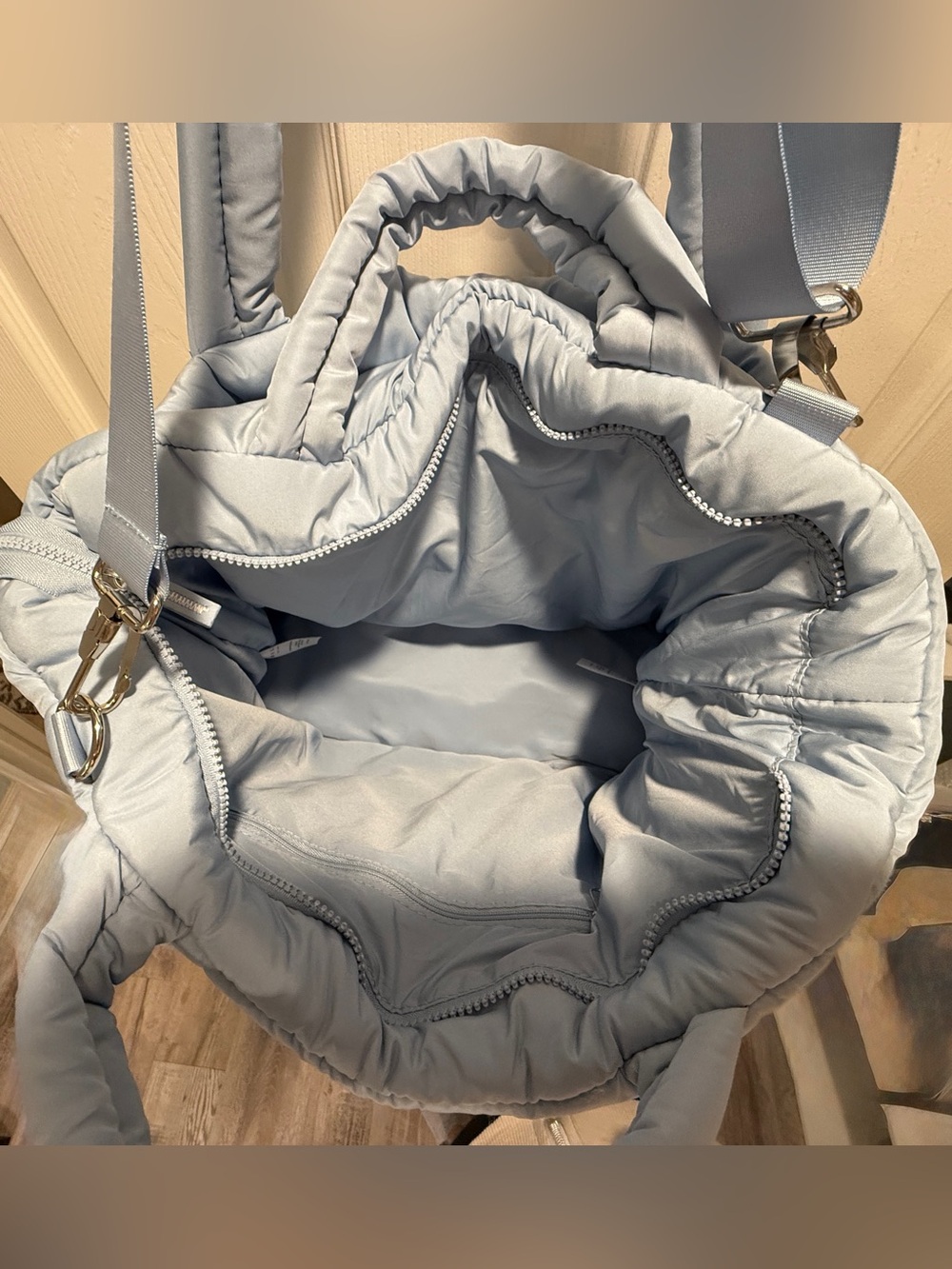 WILO The Label Light Blue Quilted Puffer Tote Bag Large Travel Gym Shoulder Bag - Picture 11 of 14